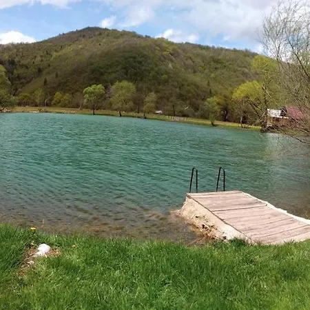 Vila Mali Dol بيت للعطل